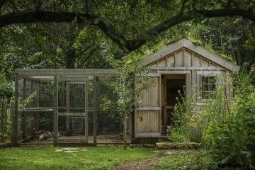 102310650_green_roof_with_enclosure